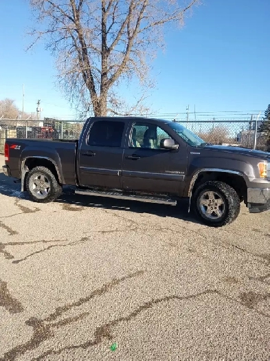 2010 GMC Sierra 1500 SLT Crew Cab All Terrain Image# 1