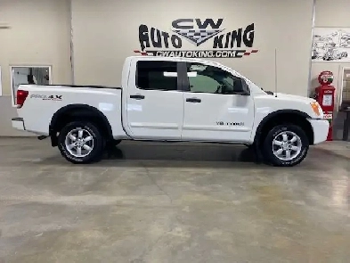 2011 Nissan Titan Pro4x Off Road / 4x4 / Crew / Local / Clean Image# 1