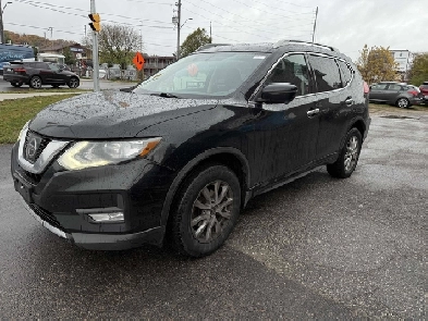 2017 Nissan Rogue SV Image# 1