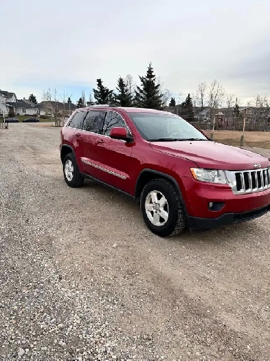 2011 Jeep Grand Cherokee Laredo Image# 1