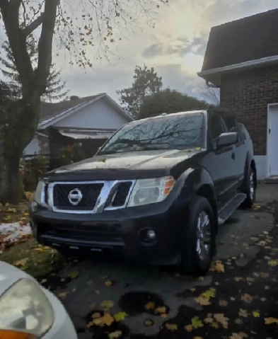 PATHFINDER SE  NISSAN 2010  4X4 Image# 1