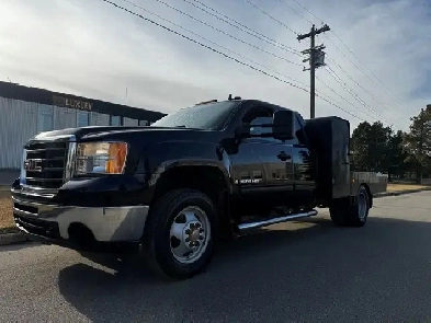 2009 GMC Sierra 3500HD 4WD DUALLY - ONLY 25K - CLEAN CAR FAX Image# 1