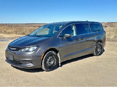 2017 Chrysler Pacifica LX Image# 1