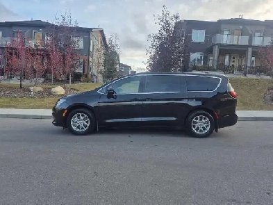 CHRYSLER GRAND CARAVAN SXT 2025 Image# 1