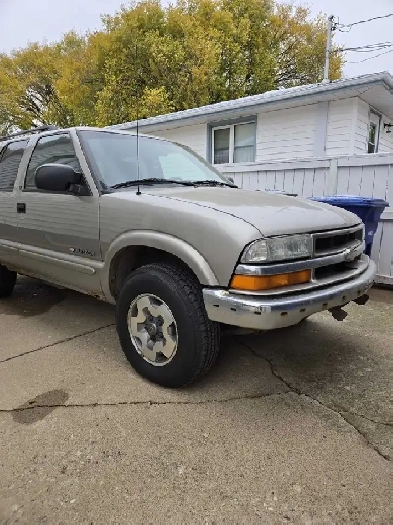 2003 Chevrolet Blazer Image# 1