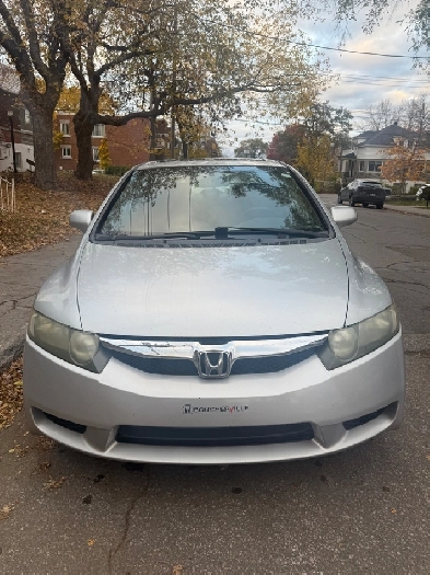 HONDA CIVIC 2011 220000KM MAN.TOIT OUVRANT ELECTRIQUE FONCTIONN Image# 1