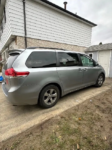 2014 Toyota Sienna LE Good Condition AS-IS Image# 1