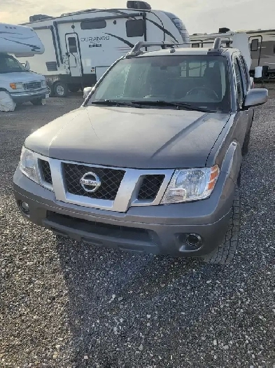 2017 NISSAN FRONTIER PRO4X CREWCAB 4X4 WITH 4.0L MOTOR Image# 1