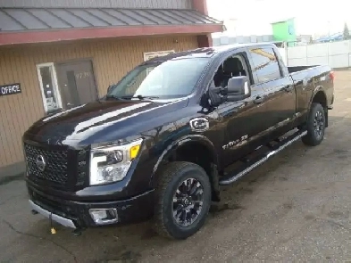 2016 Nissan Titan 4x4 CREW CAB CUMMINS DIESEL PRO 4X Image# 1