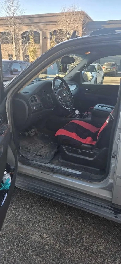 2010 Chevy Avalanche LTZ Image# 1