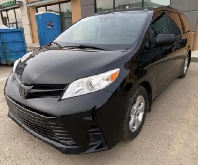 2019 Toyota Sienna Image# 1