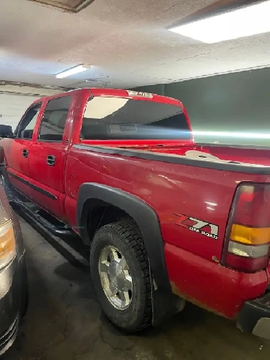 Parts truck 2004 GMC Sierra sle 5.3LitreZ71 $1 Image# 1