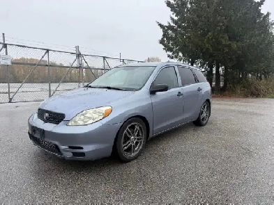 2004 TOYOTA MATRIX AUTOMATIC ALLOYS LOCAL BC VEHICLE Image# 1
