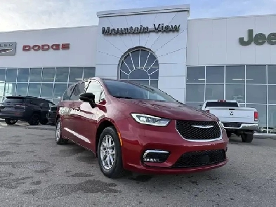 2024 Chrysler Pacifica Touring-L Image# 1