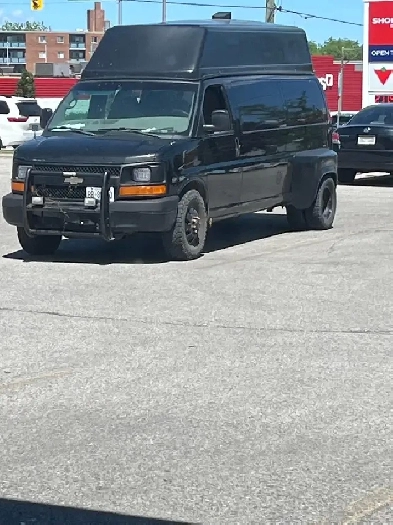 2011 Chevy express 3500 dually conversion hitop Image# 1