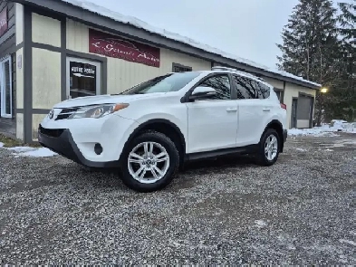 2015 Toyota RAV4 LE Image# 1