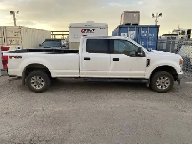 Mint condition F-350 XLT Image# 1