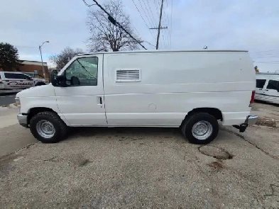 2011 Ford Econoline E-350 Super Duty Image# 1