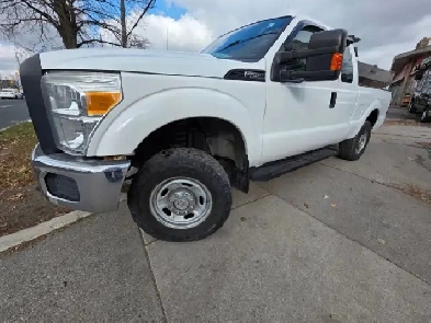 2012 Ford Super Duty F-250 SRW 4WD SuperCab 142' XL Image# 1