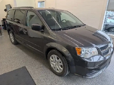 2017 Dodge Grand Caravan SXT, STOW N GO Image# 1