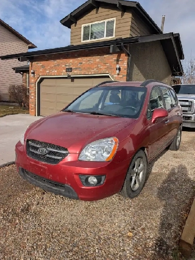 2008 Kia Rondo 183 k well maintained Image# 1