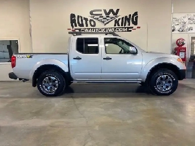 2018 Nissan Frontier Pro4X / Crew / Low K / Local / Finance Image# 1