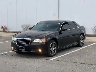 2013 Chrysler 300s AWD Image# 1