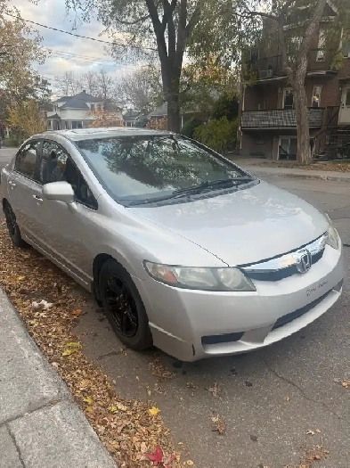 HONDA CIVIC 2011 220000KM MAN.TOIT OUVRANT ELECTRIQUE FONCTIONN Image# 1