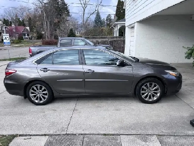2017 Toyota Camry XLE Image# 1