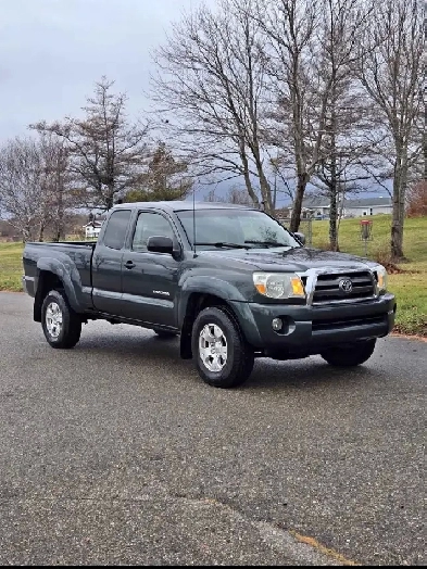 Toyota Tacoma Image# 1