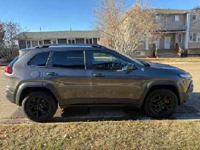 2018 Jeep Cherokee Sport | 4x4 | 3.2L-V6 | HEATED/VENTED SEATS Image# 1