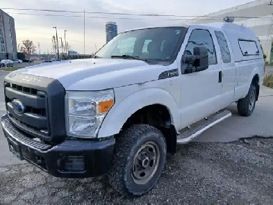 2015 Ford F 250 SRW 4x4.4 doors, extended cab 6 pass, 233000 km Image# 1