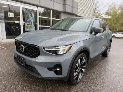 2023 Volvo XC40 B5 AWD Plus Dark Theme for sale Image# 1