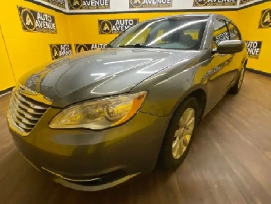 2013 Chrysler 200 Touring - HEATED SEATS, CRUISE CONTROL, AUX PO Image# 1