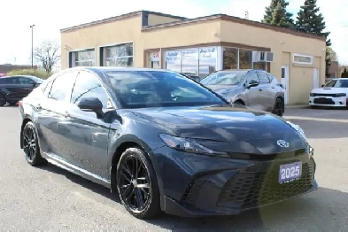 2025 Toyota Camry SE Hybrid Image# 1