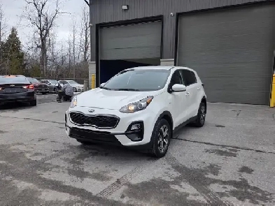 2020 Kia Sportage - AWD, CLEAN CARFAX, READY TO GO! Image# 1