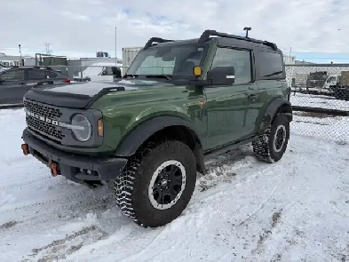 2022 Ford Bronco Badlands w/ Sasquatch, LUX, 2.7L TT V6 Image# 1