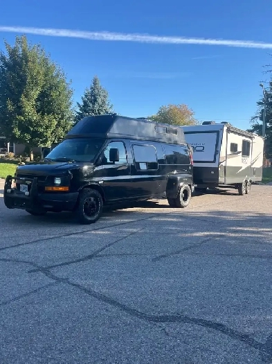 2011 Chevy express 3500 hitop dually Image# 1