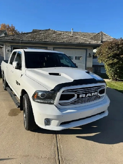 2018 Dodge Ram 1500 Sport (crew cab – low km’s, near mint) Image# 1