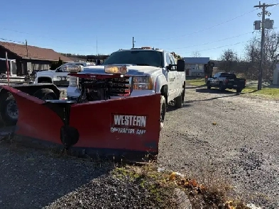 GMC  plow truck Image# 1