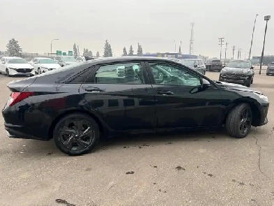 2023 Hyundai Elantra 2.0l No accidents! Image# 1