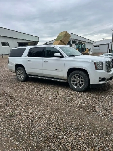 Yukon XL SLT Image# 1
