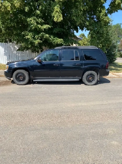 PRICE REDUCED 2005 Trailblazer , 7 seat, 4 WD Image# 1