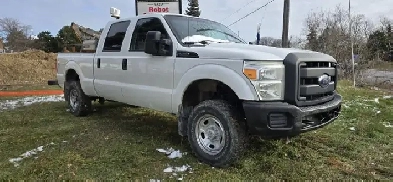 2015 Ford Super Duty F-250 SRW 4x4 - 4 doors - Tow Package! Image# 1