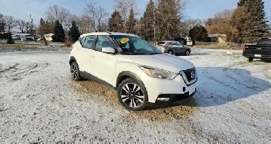 2019 Nissan Kicks SV FWD /SUPER LOW KM/HEATED SEATS/CLEAN TITLE/ Image# 1