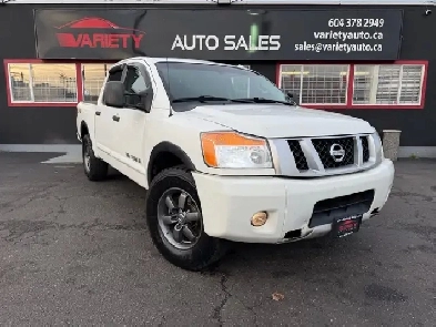 2015 Nissan Titan 4WD Crew Cab SWB PRO-4X, SUNROOF, LEATHER, FRE Image# 1