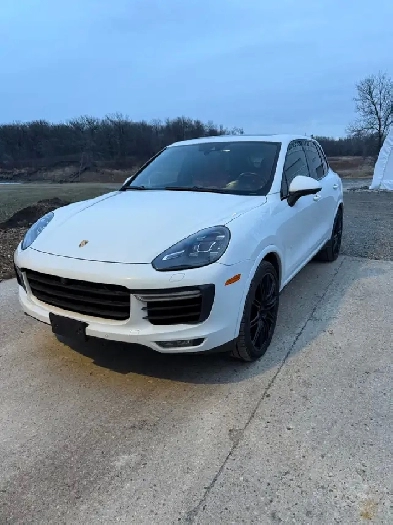2016 Porsche Cayenne Turbo  w/ Winter tires & wheels Image# 1