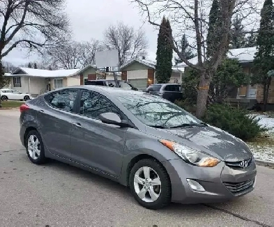 2013 Hyundai Elantra GLS 2 sets tires sunroof safetied Image# 1