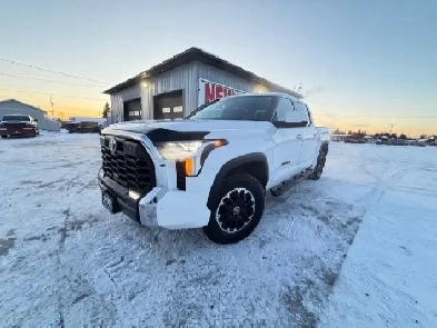 2023 TOYOTA TUNDRA SR5 TRD OFF ROAD 4X4  CREW  ONLY 36,000KMS Image# 1