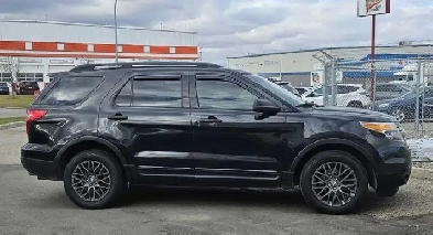 Sporty Ford Explorer with Low KM, AWD and Remote Starter Image# 1